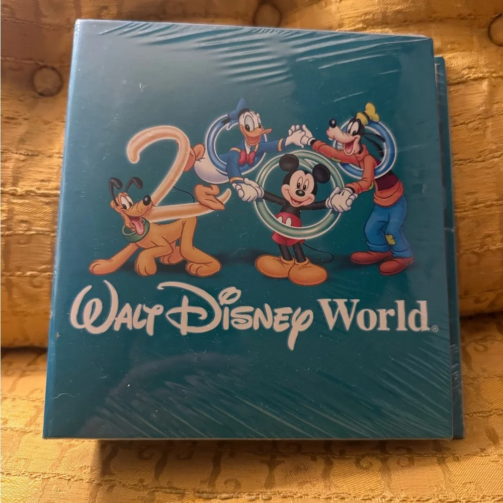 Walt Disney World 2000 Collectible Photo Book
